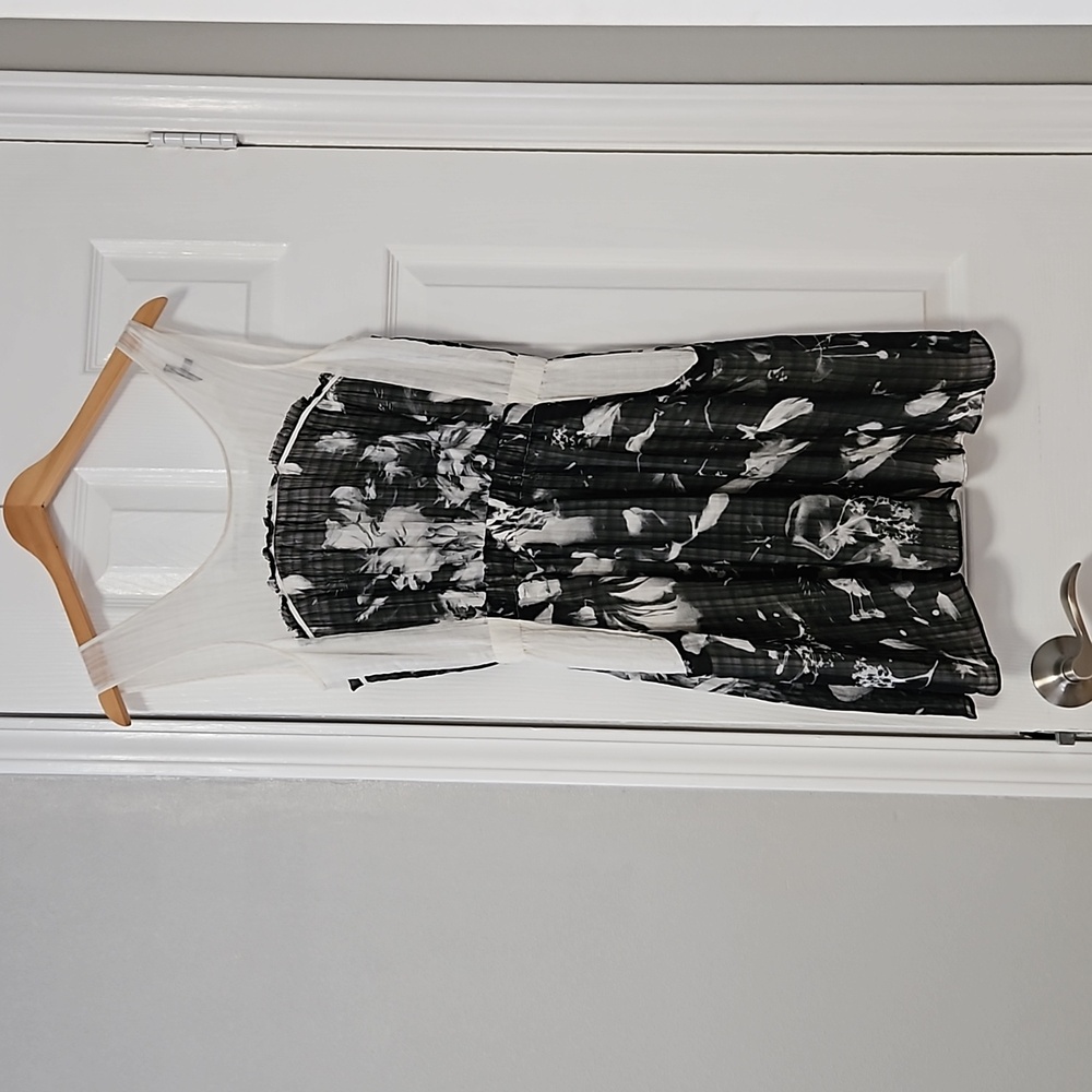 Theory Black And White Summer Dress.  Size Small.